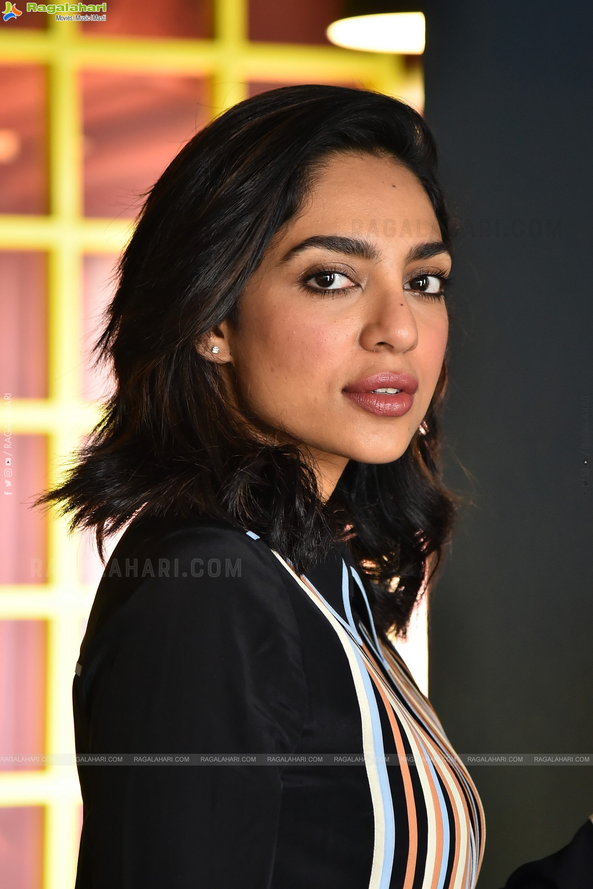 Sobhita Dhulipala at Major Movie Interview, HD Photo Gallery