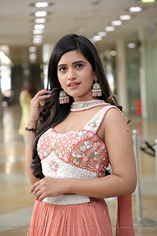 Sravanthi Chokarapu Latest Photoshoot Stills