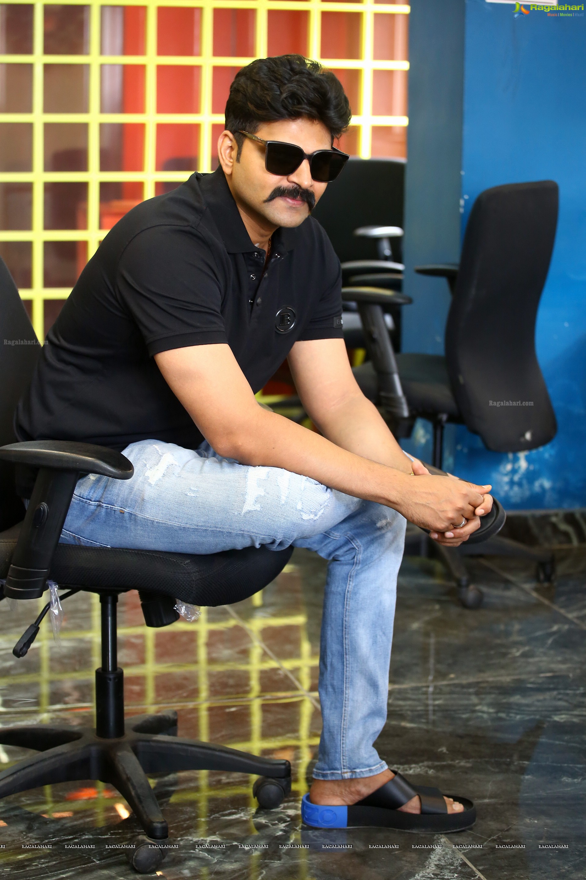 Sree Vishnu at Bhala Thandanana Movie Interview, HD Photo Gallery