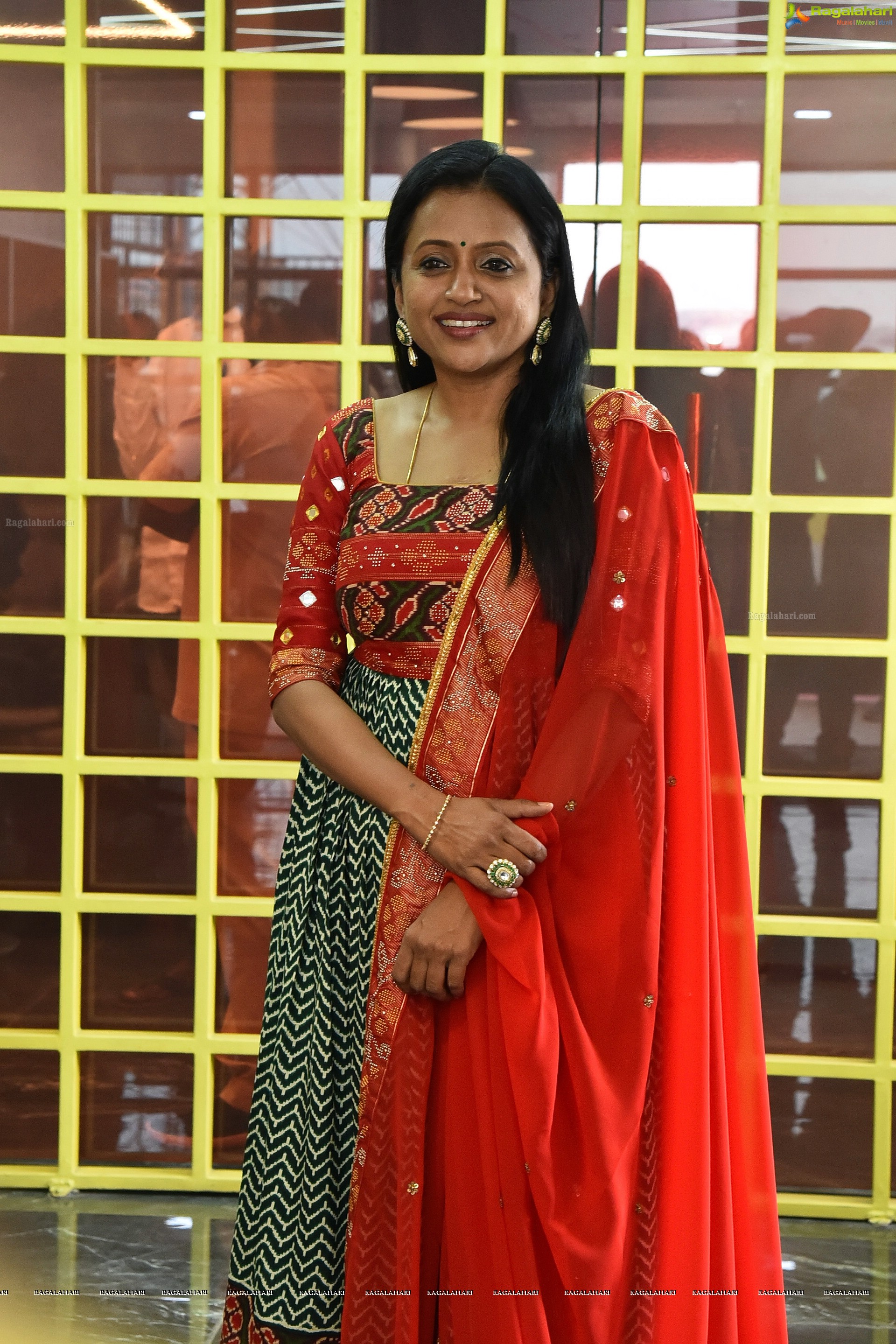 Suma Kanakala at Jayamma Panchayathi Movie Interview, HD Photo Gallery