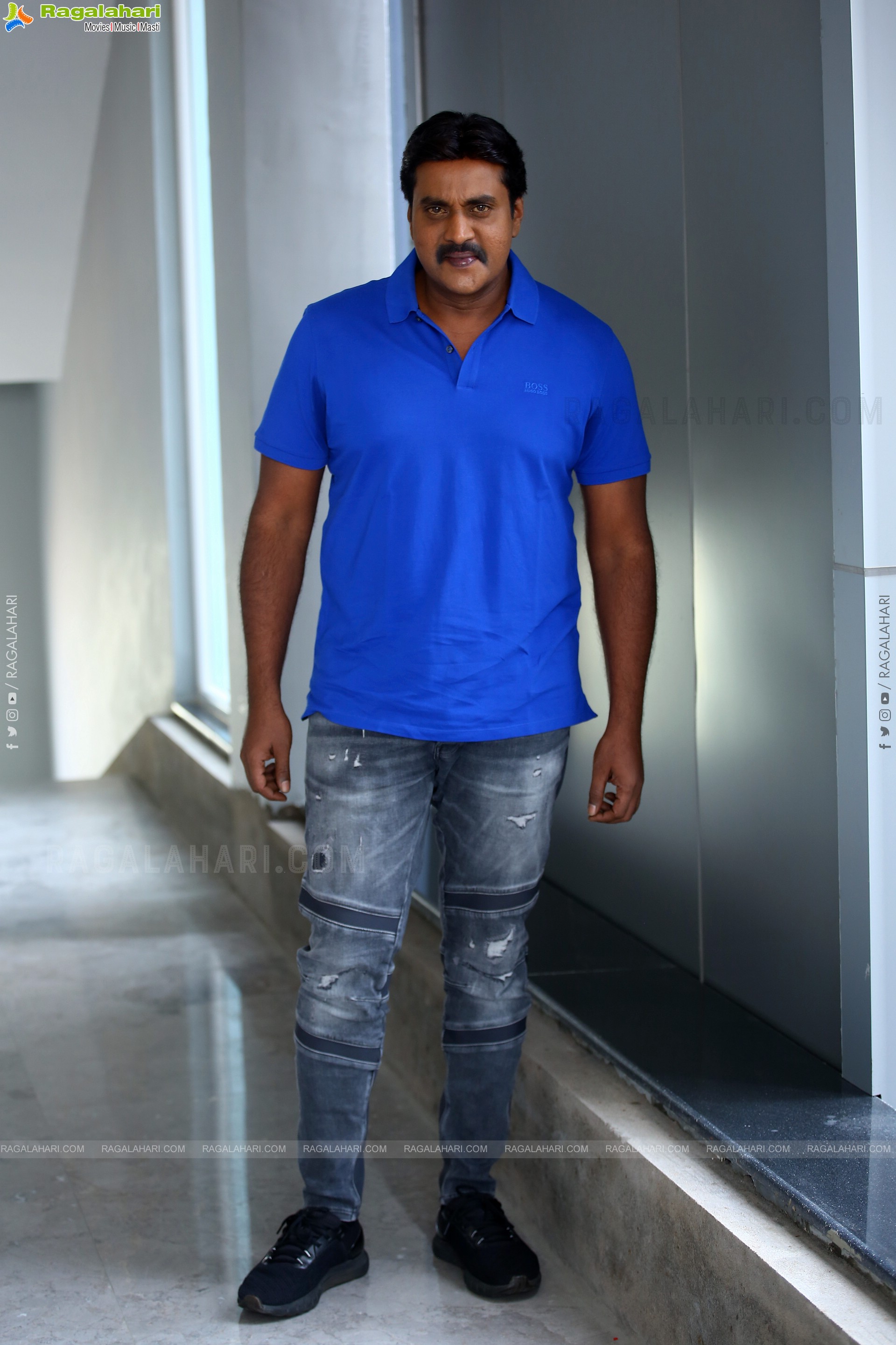 Sunil at F3 Movie Interview, HD Photo Gallery