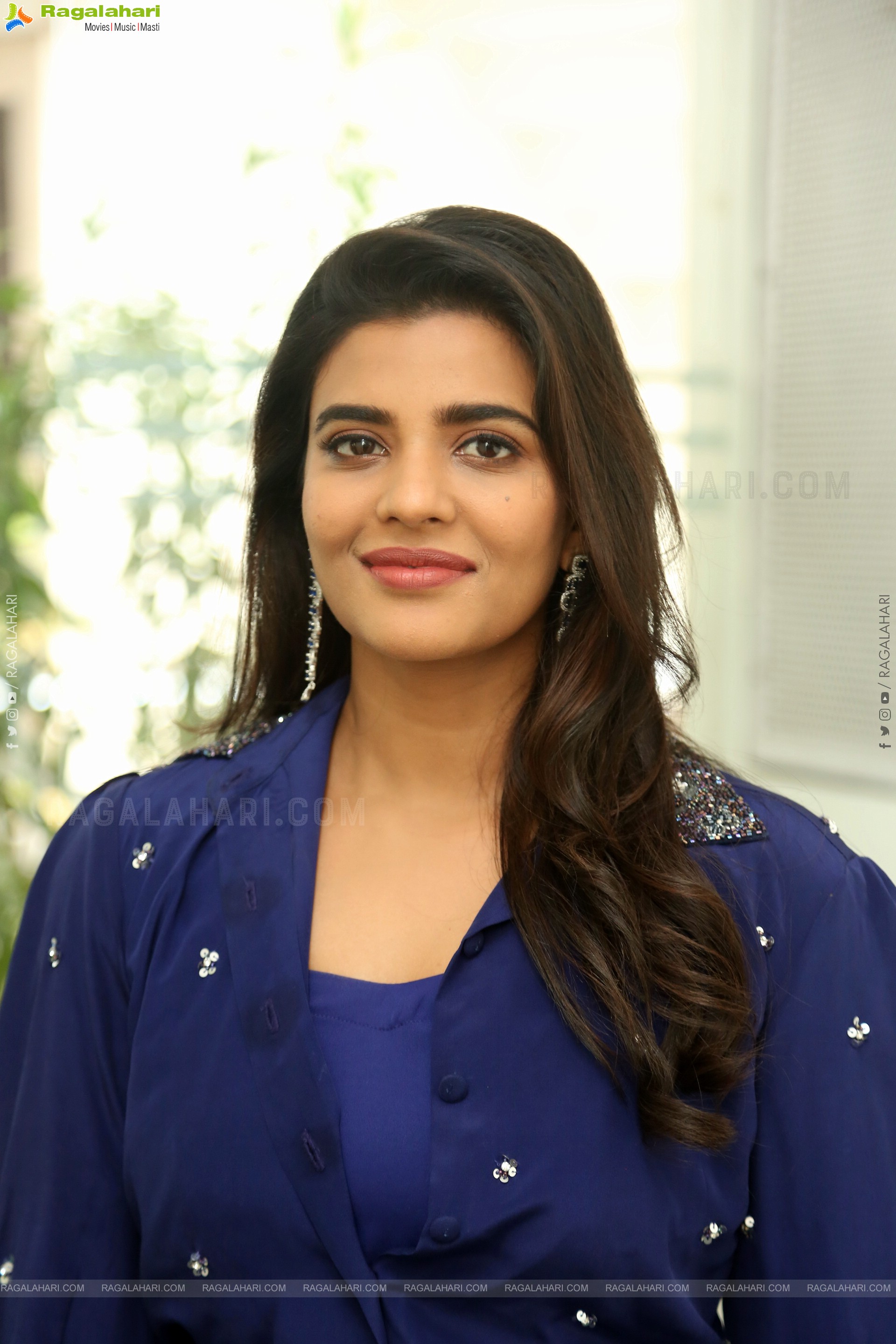 Aishwarya Rajesh at Farhana Pressmeet, HD Gallery