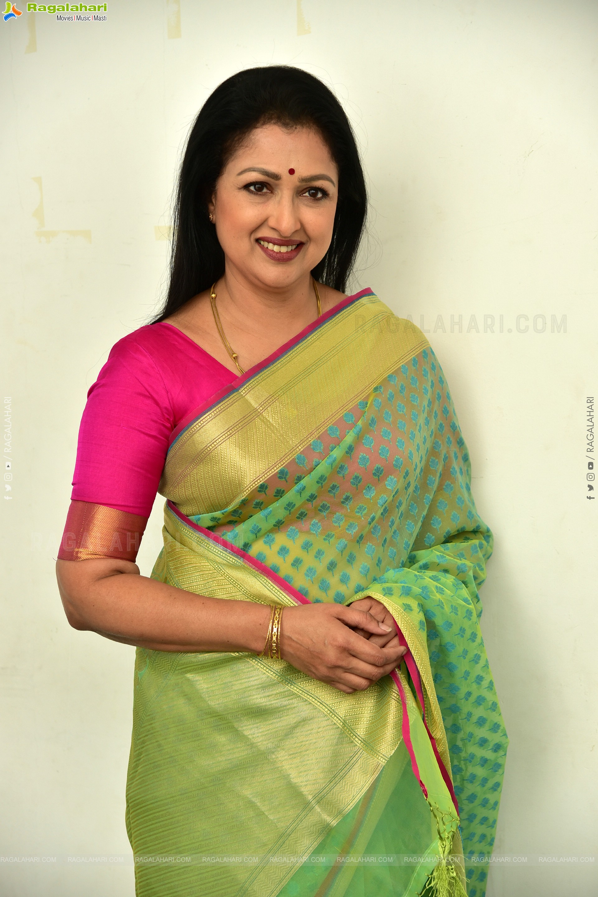 Gautami at Anni Manchi Sakunamule Interview, HD Gallery