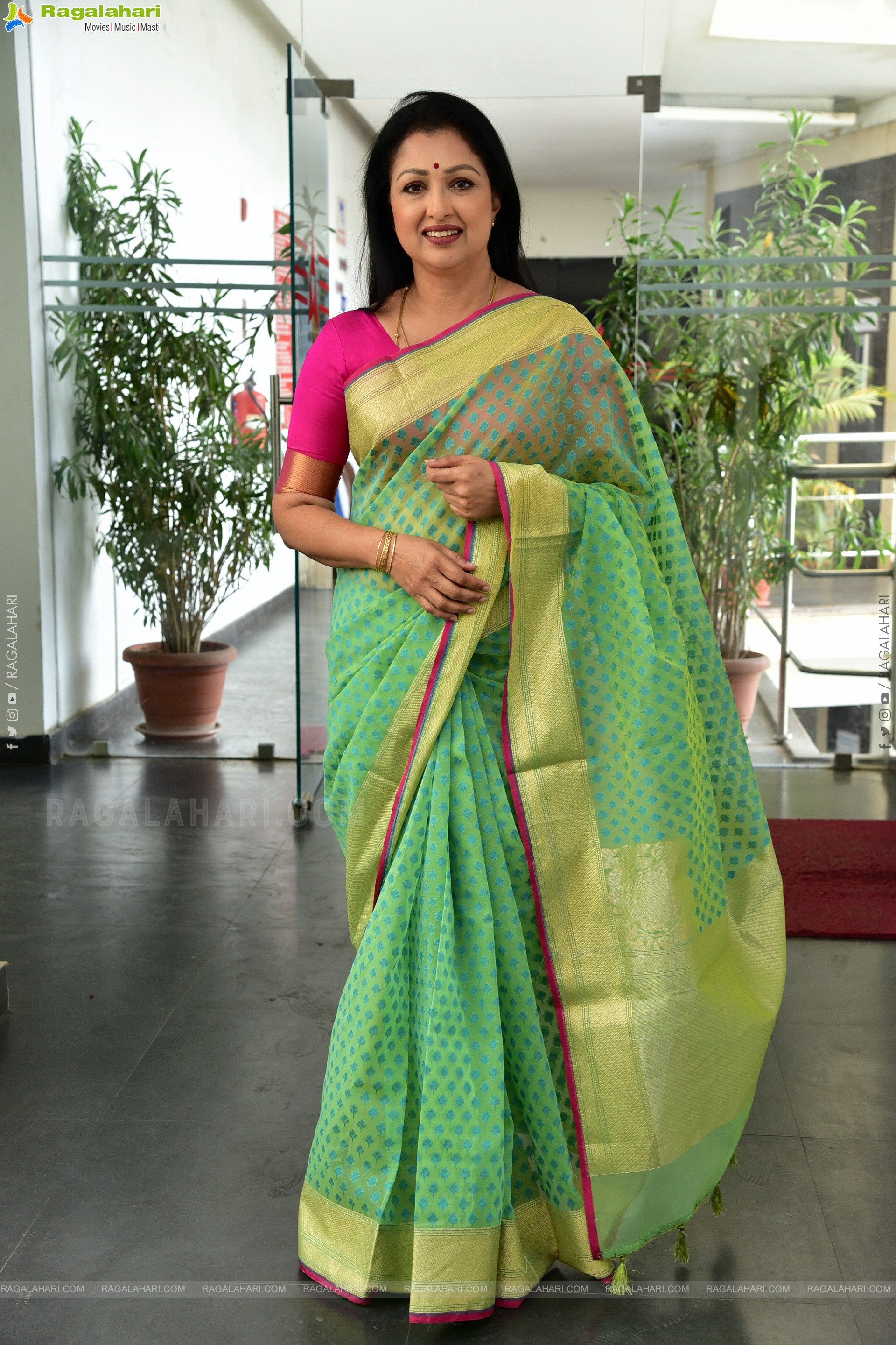 Gautami at Anni Manchi Sakunamule Interview, HD Gallery