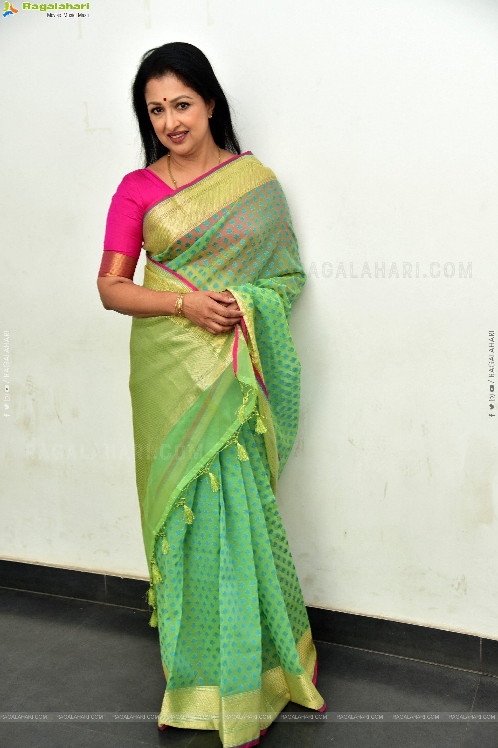 Gautami at Anni Manchi Sakunamule Interview, HD Gallery