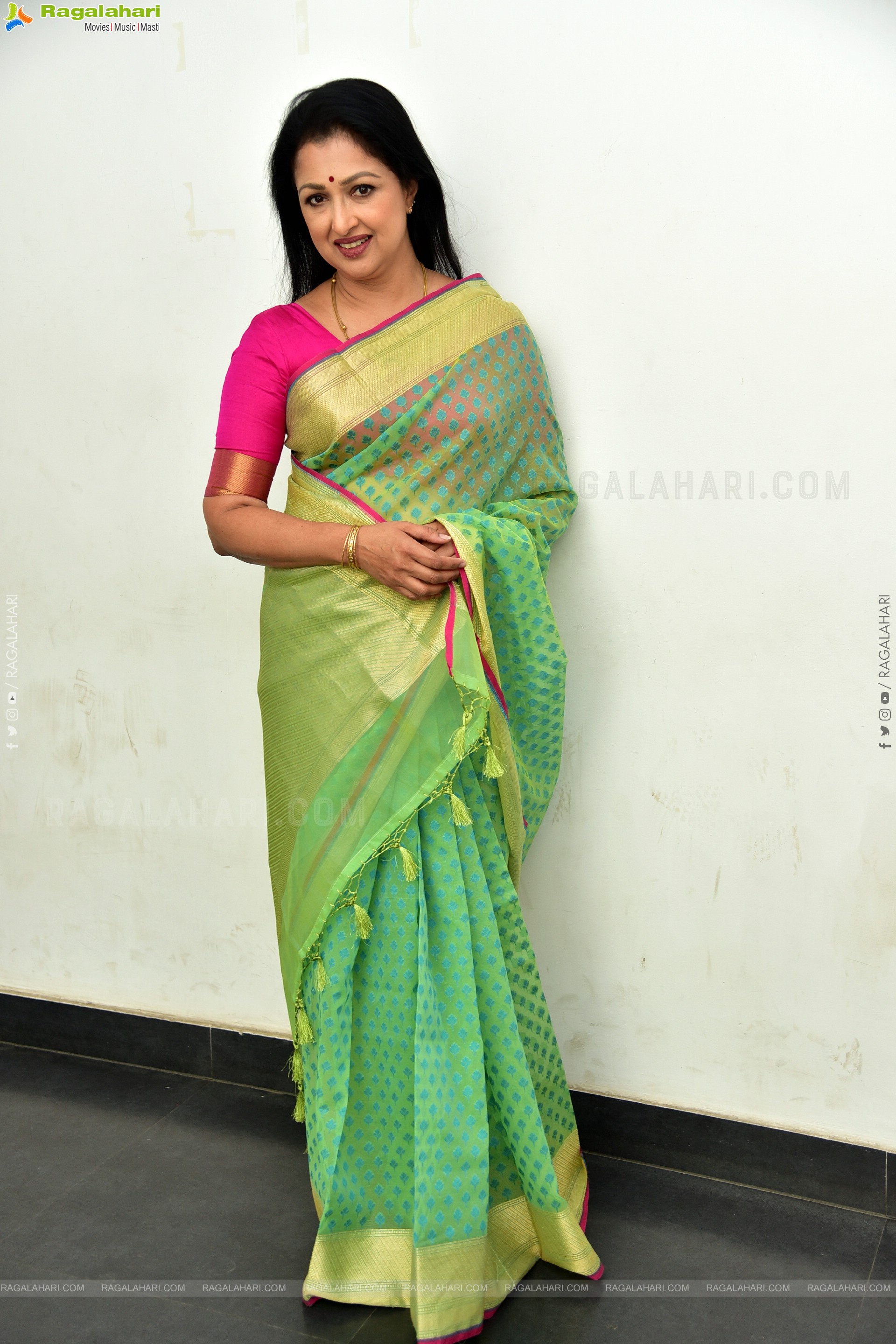 Gautami at Anni Manchi Sakunamule Interview, HD Gallery