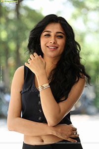 Actress Geethika Tiwary stills at Ahimsa Interview