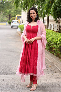 Malavika Nair at Anni Manchi Sakunamule Thank You Meet