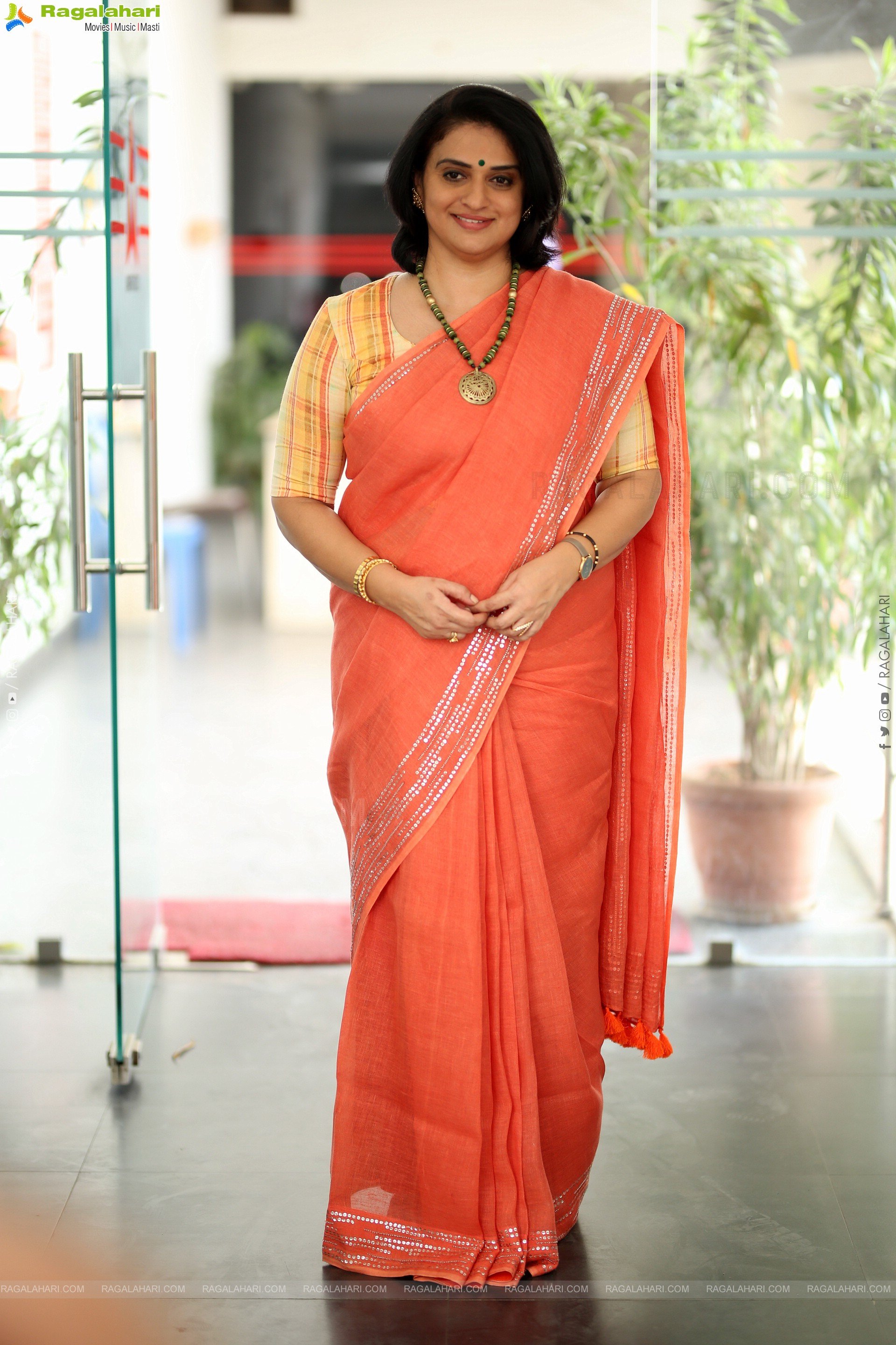 Pavitra Lokesh at Malli Pelli Interview, HD Gallery
