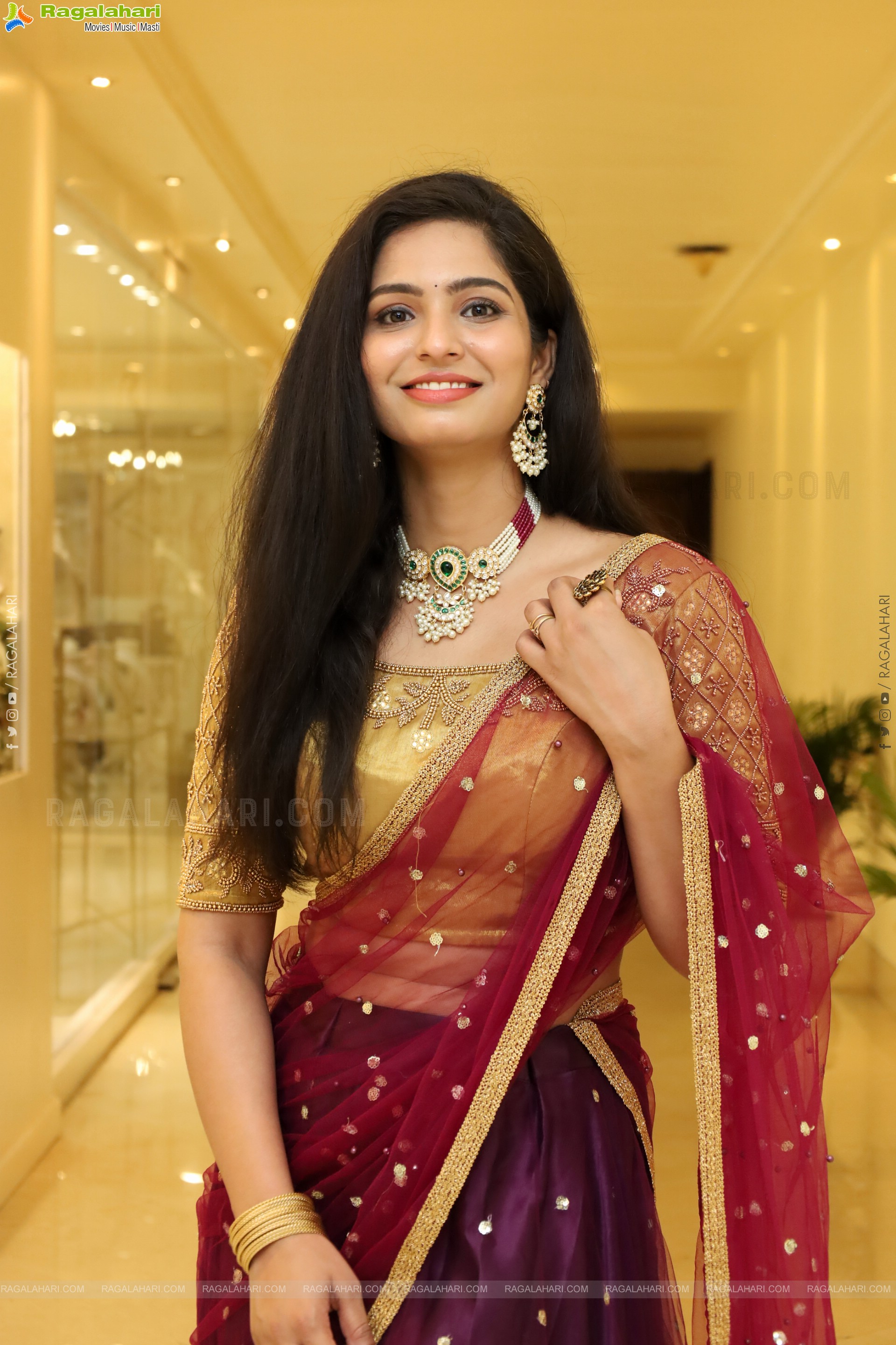 Pooja Reddy Bora Latest Stills, HD Photo Gallery