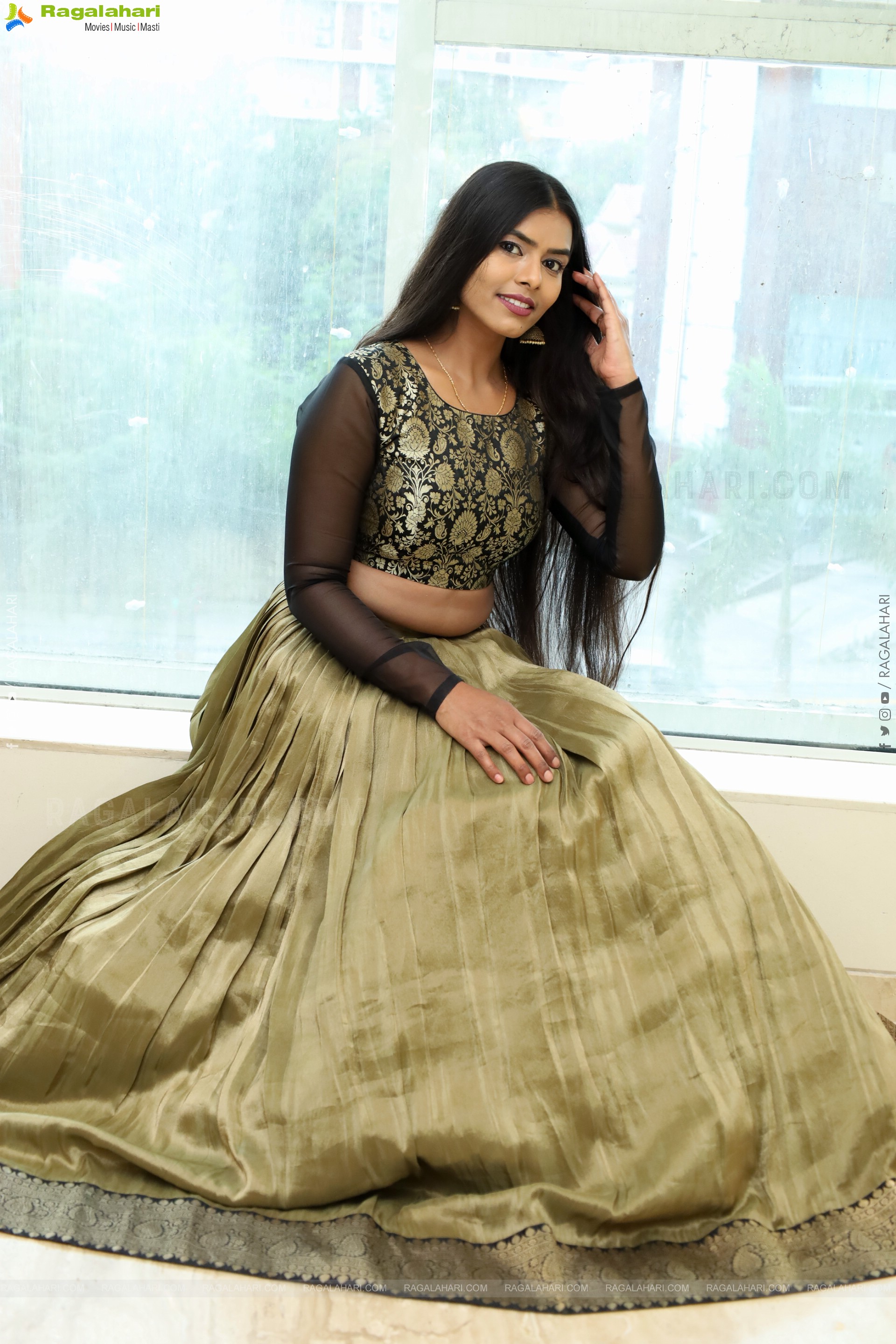 Pooja Shreyaans Latest Stills, HD Gallery