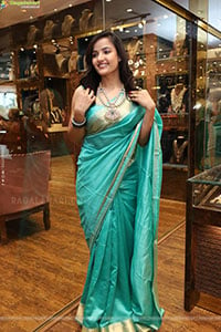 Actress Siri Hanmanth stills in Saree, HD Photo Gallery