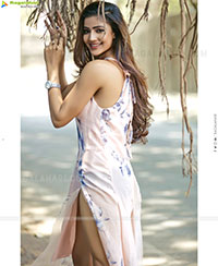 Actress Soniya Bansal Latest Stills, HD Gallery