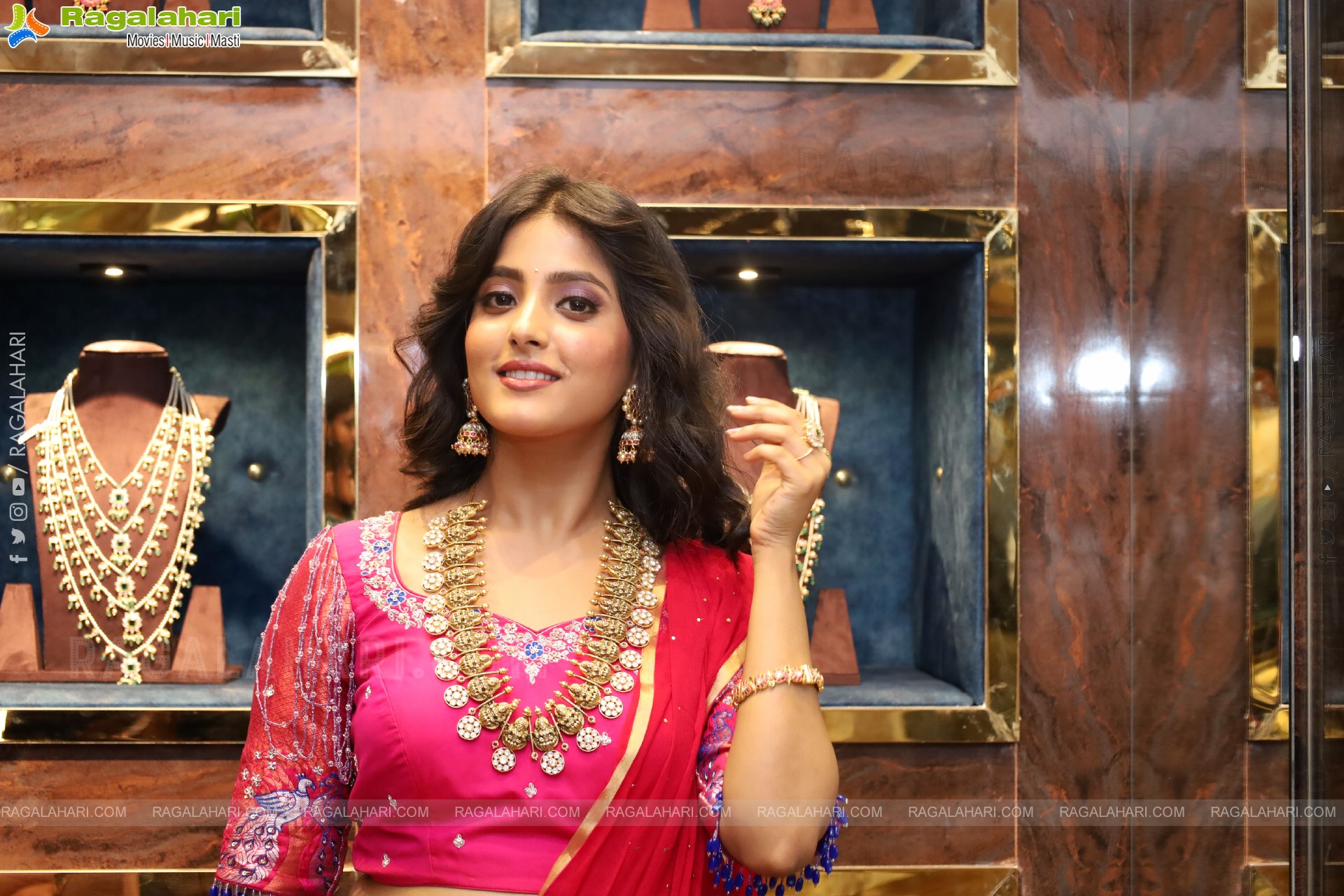 Ulka Gupta at Lotus Silver Jewellery Launch, HD Gallery