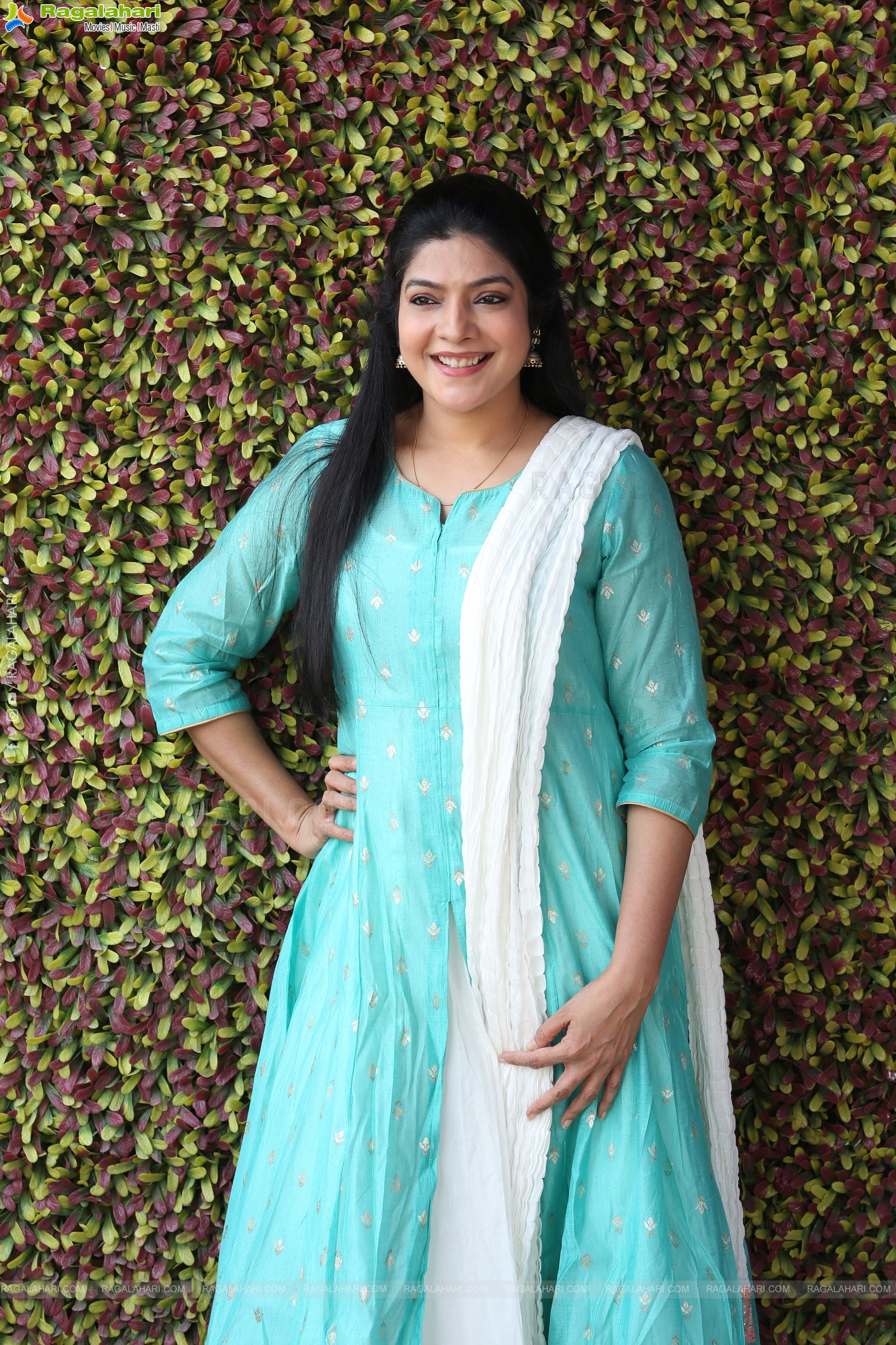 Vasuki at Anni Manchi Sakunamule Interview, HD Gallery