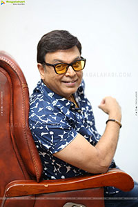 VK Naresh stills at Malli Pelli Interview, HD Gallery