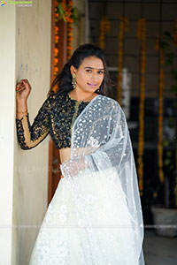 Shaheen Shaik Exclusive Photoshoot, HD Gallery
