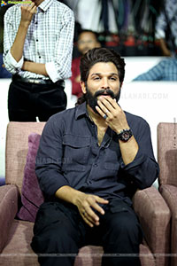 Allu Arjun at Arya 20 Years Celebrations Event, HD Gallery