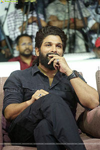 Allu Arjun at Arya 20 Years Celebrations Event, HD Gallery