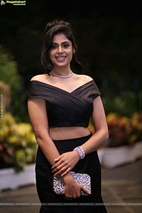 Faria Abdullah at Aa Okkati Adakku Pre Release Event