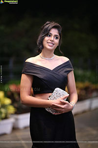 Faria Abdullah at Aa Okkati Adakku Pre Release Event