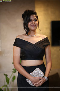 Faria Abdullah at Aa Okkati Adakku Pre Release Event