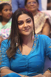 Abhirami at Thug Life Pre Release Event, HD Gallery