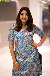 Abhirami Gopikumar stills at Eleven Pre Release Event