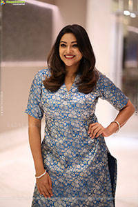 Abhirami Gopikumar stills at Eleven Pre Release Event