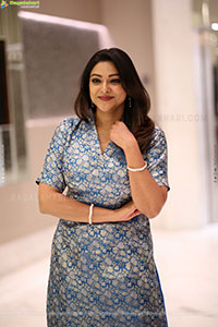 Abhirami Gopikumar stills at Eleven Pre Release Event