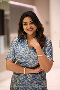 Abhirami Gopikumar stills at Eleven Pre Release Event