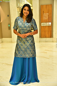 Abhirami Gopikumar stills at Eleven Pre Release Event