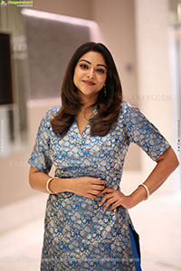 Abhirami Gopikumar stills at Eleven Pre Release Event