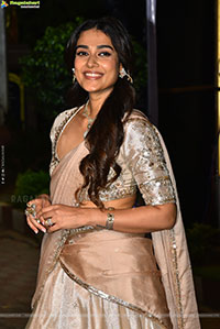 Aakanksha Singh at Shashtipoorthi Movie Trailer Launch