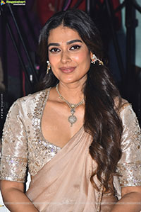 Aakanksha Singh at Shashtipoorthi Movie Trailer Launch