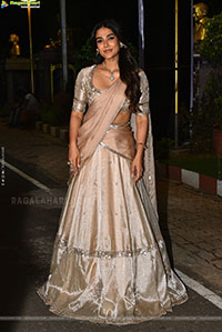 Aakanksha Singh at Shashtipoorthi Movie Trailer Launch