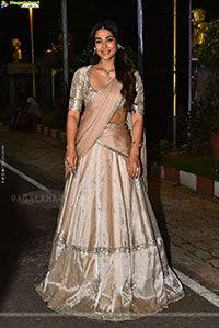 Aakanksha Singh at Shashtipoorthi Movie Trailer Launch