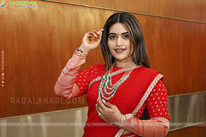 Sravanthi Chokarapu at Hi Life Fashion Special Exhibition 