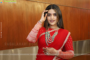 Sravanthi Chokarapu at Hi Life Fashion Special Exhibition 