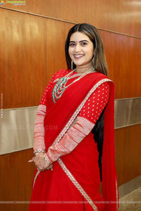 Sravanthi Chokarapu at Hi Life Fashion Special Exhibition 