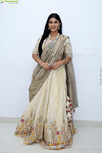Aparna Reddy in White Designer Lehenga, HD Photo Gallery