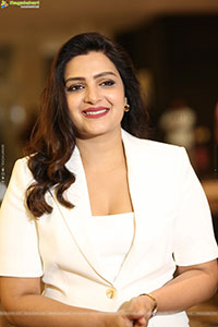 Divya Pillai at Bhairavam Pre Release Event, HD Gallery 