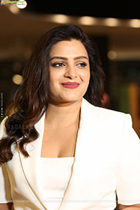 Divya Pillai at Bhairavam Pre Release Event, HD Gallery 