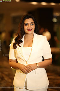Divya Pillai at Bhairavam Pre Release Event, HD Gallery 