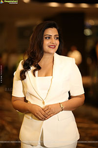 Divya Pillai at Bhairavam Pre Release Event, HD Gallery 