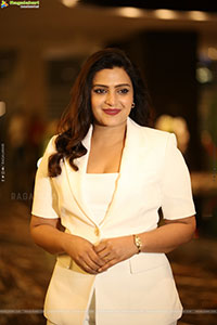 Divya Pillai at Bhairavam Pre Release Event, HD Gallery 