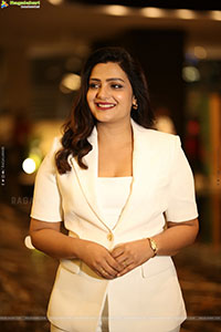 Divya Pillai at Bhairavam Pre Release Event, HD Gallery 