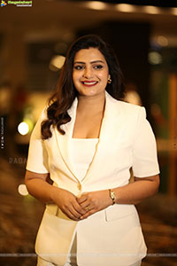 Divya Pillai at Bhairavam Pre Release Event, HD Gallery 