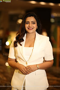 Divya Pillai at Bhairavam Pre Release Event, HD Gallery 