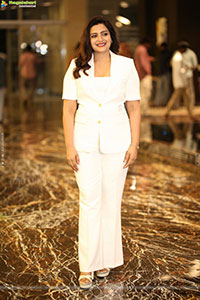 Divya Pillai at Bhairavam Pre Release Event, HD Gallery 